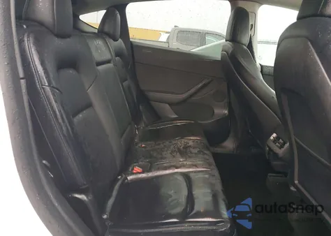 2021 Tesla Model Y z USA, uszkodzony, nr VIN 5YJYGDEE2MF091421